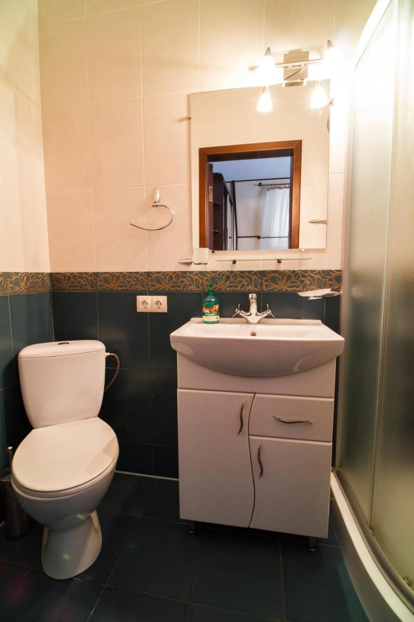 Hotel On Khmelnytskogo 8 Kharkov Luaran gambar